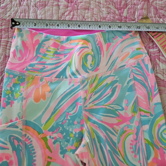 NWT Lilly Pulitzer UPF 50 Luxletic 24" High Rise Weekender Midi Legging NwT - Picture 10 of 13